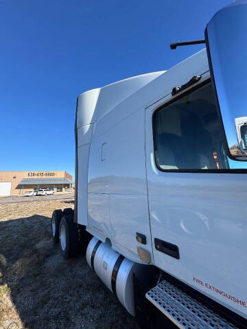 2017 Volvo VNL