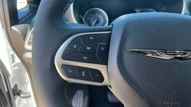 2026 Chrysler Voyager LX