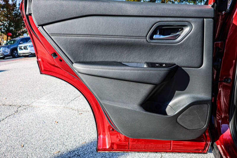 2025 Nissan Rogue SL