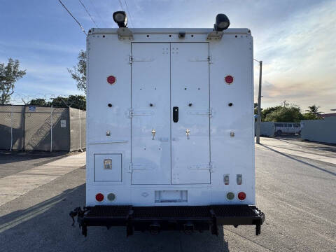 2016 Freightliner MT45 Chassis