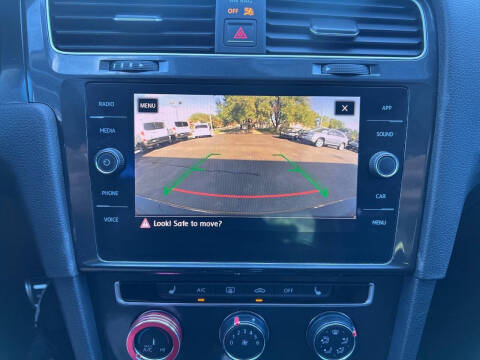 2018 Volkswagen Golf TSI SE