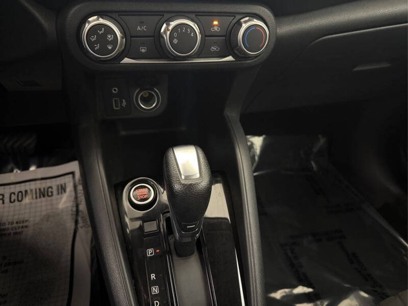 2022 Nissan Kicks S