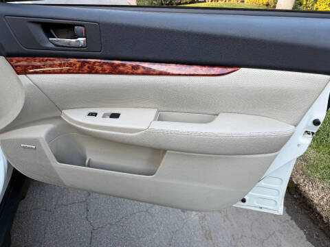 2010 Subaru Outback 2.5i Limited