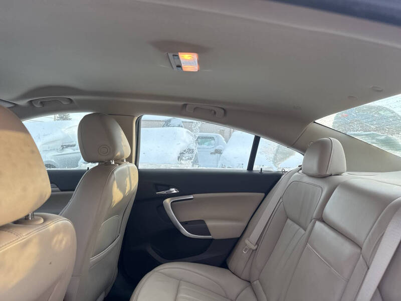 2013 Buick Regal Premium 1