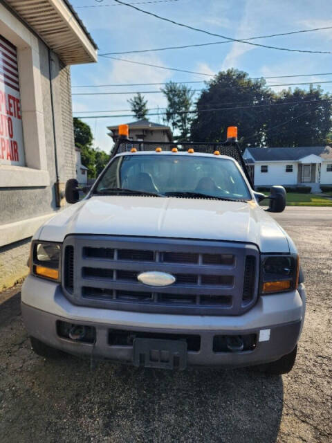 2006 Ford F-550 Super Duty for sale at SINGH'S AUTOGROUP LLC in Nelliston, NY