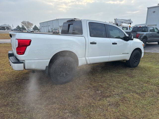 2024 Nissan Titan SV