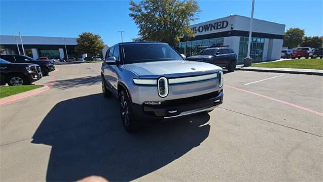 2024 Rivian R1S
