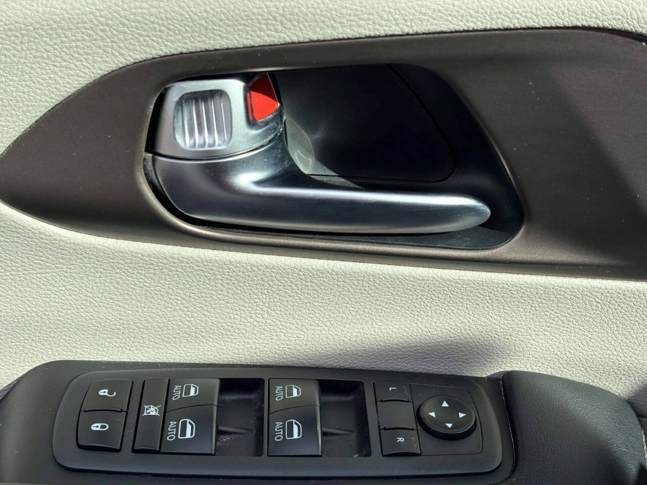 ChryslerPacifica30