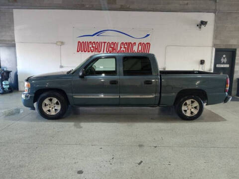 2007 GMC Sierra 1500 Classic for sale at DOUG'S AUTO SALES INC in Pleasant View TN