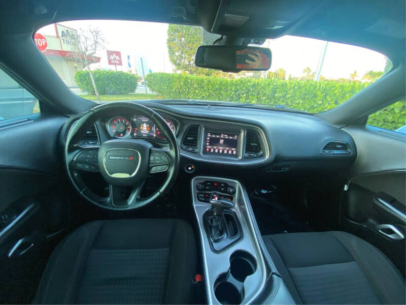2020 Dodge Challenger SXT