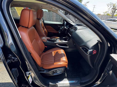 2018 Jaguar F-PACE 30t Portfolio