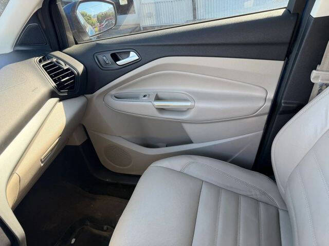 2017 Ford Escape SE