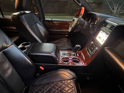 2017 Lincoln Navigator Select