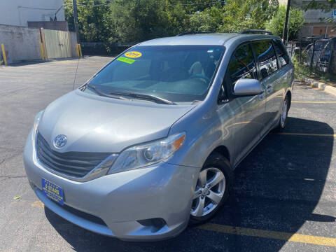 2011 Toyota Sienna LE 8-Passenger