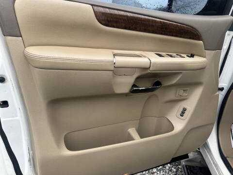 2011 Nissan Armada Platinum