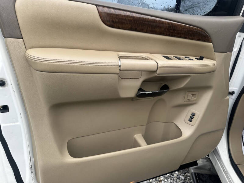 2011 Nissan Armada Platinum