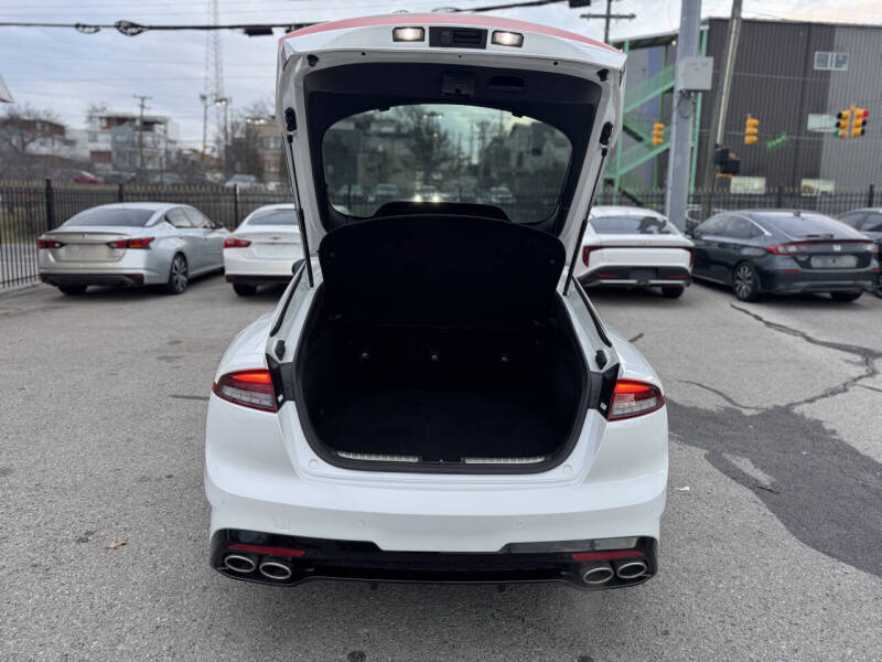 2022 Kia Stinger GT1