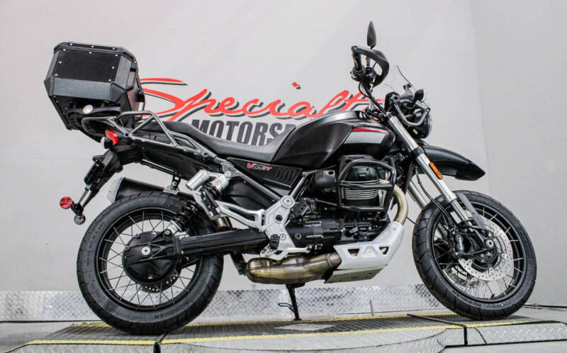 2022 Moto Guzzi V85TT