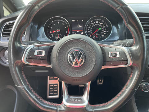 2017 Volkswagen Golf GTI SE