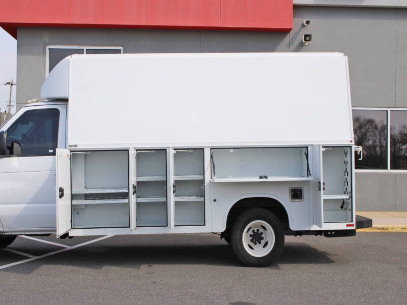 2024 Ford E-450
