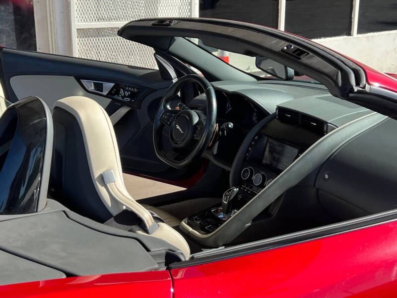 2015 Jaguar F-TYPE V8 S