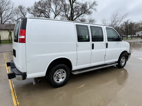 2022 Chevrolet Express 2500