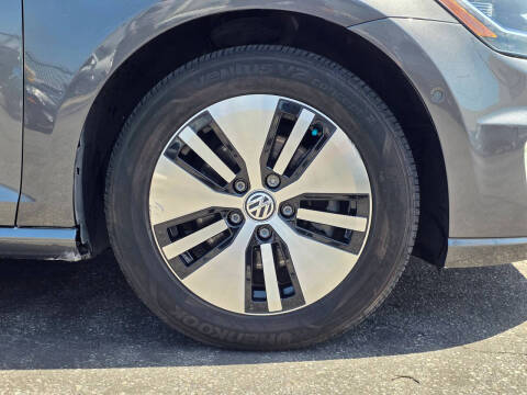 2018 Volkswagen e-Golf SEL Premium