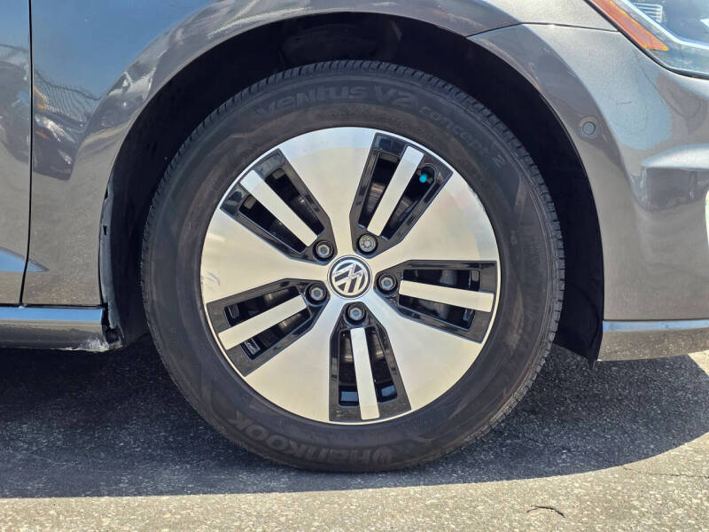 2018 Volkswagen e-Golf SEL Premium