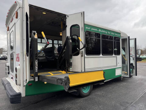 2010 Ford E-Series E-450 SD