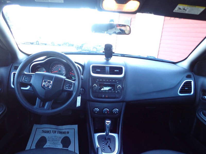 2012 Dodge Avenger SE