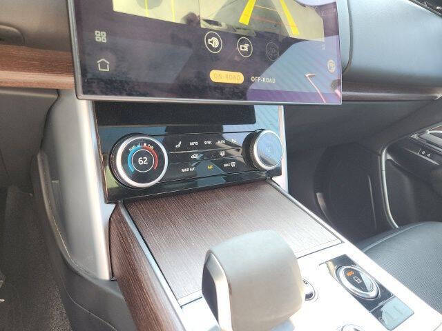 2023 Land Rover Range Rover P530 SE LWB