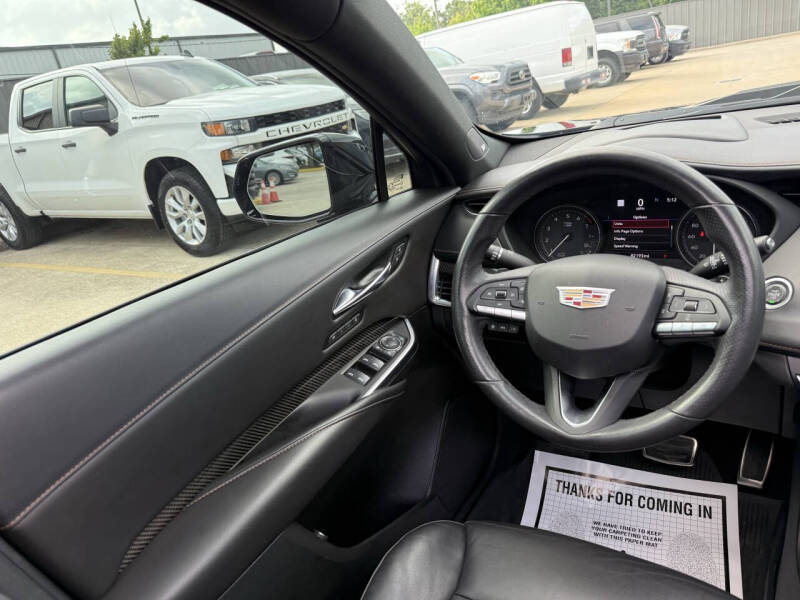 2022 Cadillac XT4 Sport