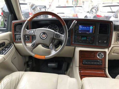 2004 Cadillac Escalade
