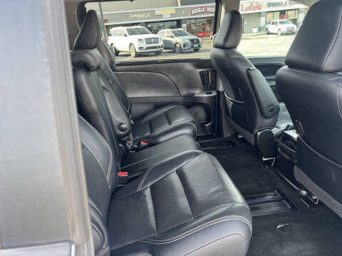 2016 Toyota Sienna SE Premium 8-Passenger