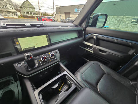 2024 Land Rover Defender 110 P300 S