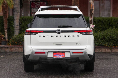 2024 Nissan Pathfinder SL