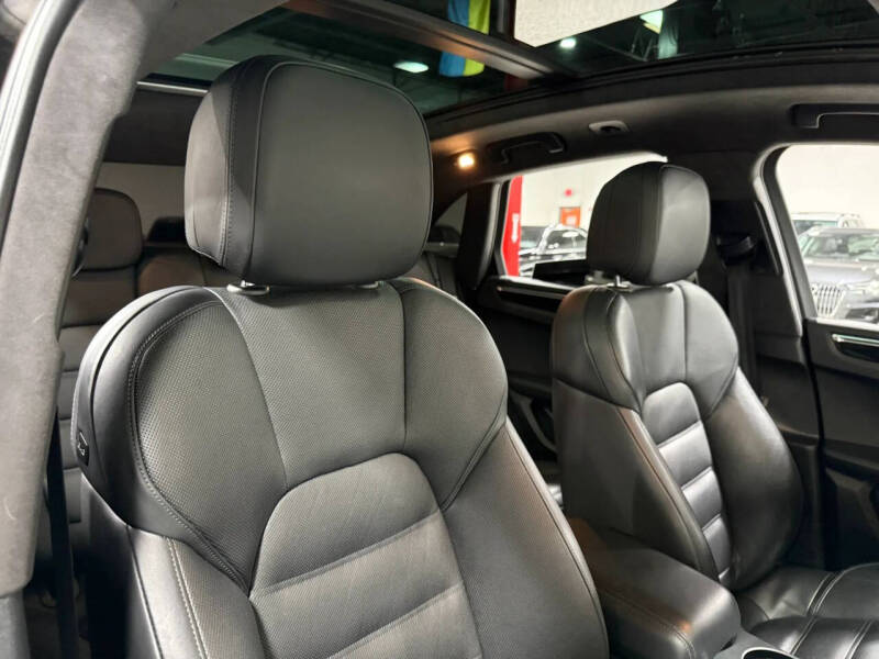 2016 Porsche Macan Turbo