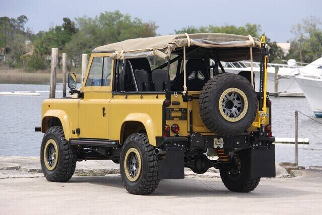 1999 Land Rover Defender 18