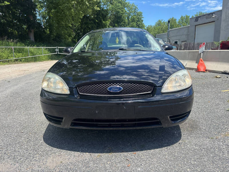 2006 Ford Taurus SE