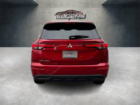 2022 Mitsubishi Outlander ES