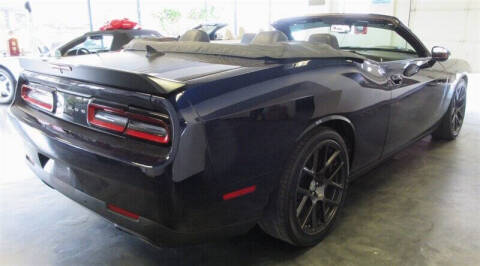 2016 Dodge Challenger 392 HEMI Scat Pack Shaker