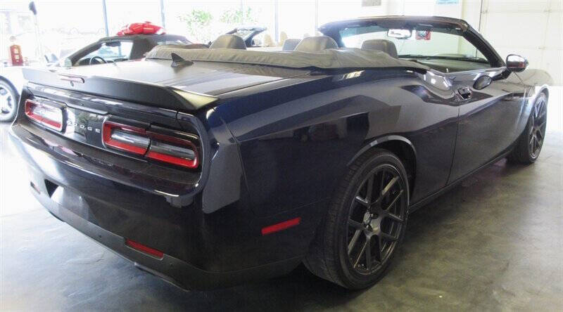 2016 Dodge Challenger 392 HEMI Scat Pack Shaker
