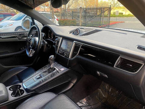 2015 Porsche Macan S