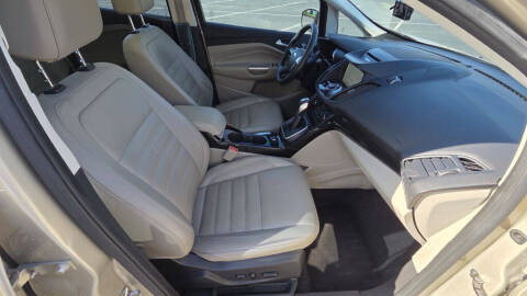 2017 Ford C-MAX Energi Titanium