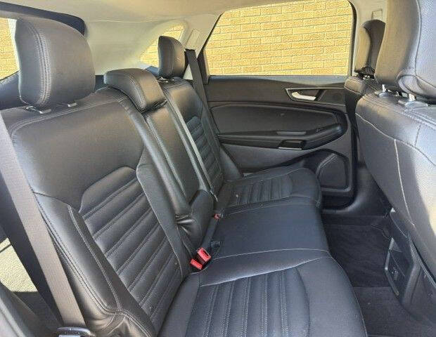 2020 Ford Edge SE