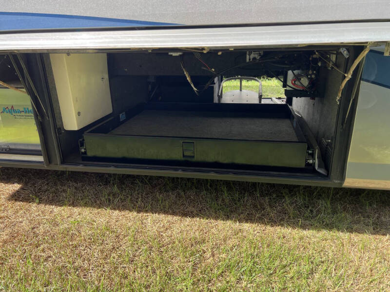 2002 Foretravel GV320 4010