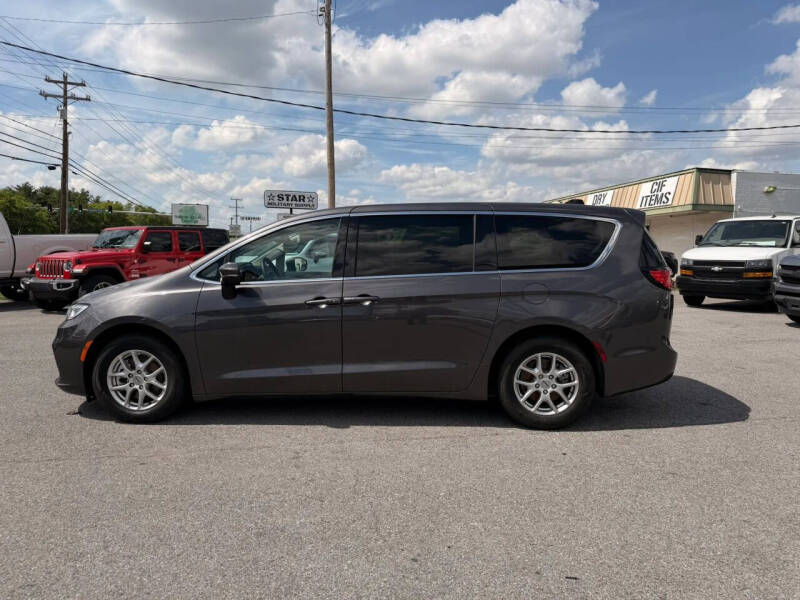 2023 Chrysler Pacifica Touring L
