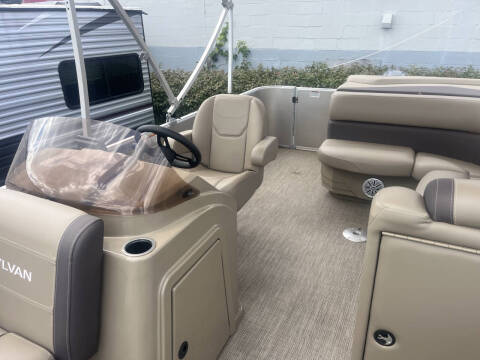 2023 Sylvan Mirage 820