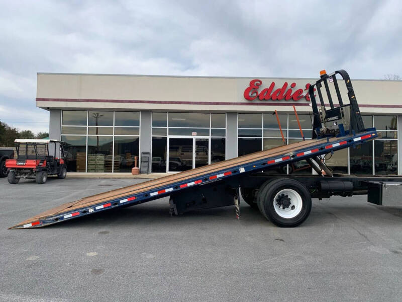 2017 Freightliner M2 106