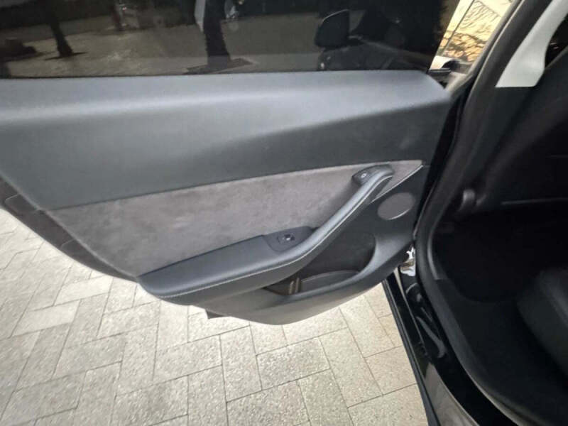 2024 Tesla Model Y Performance